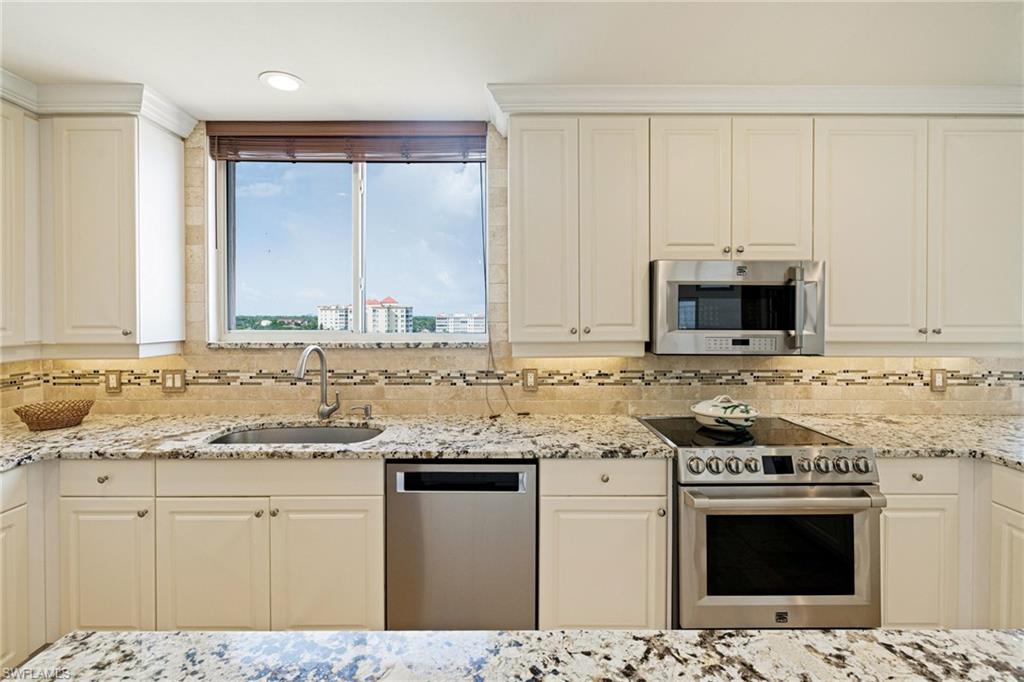 14813 Laguna Dr # 1b Property Photo 11