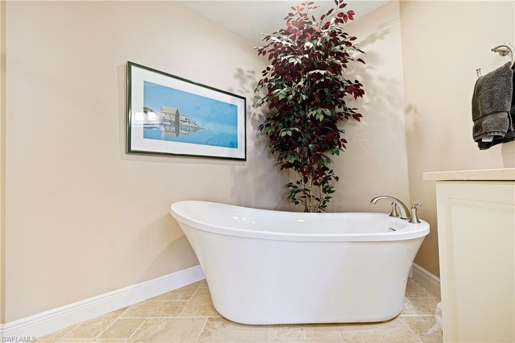 14813 Laguna Dr # 1b Property Photo 31