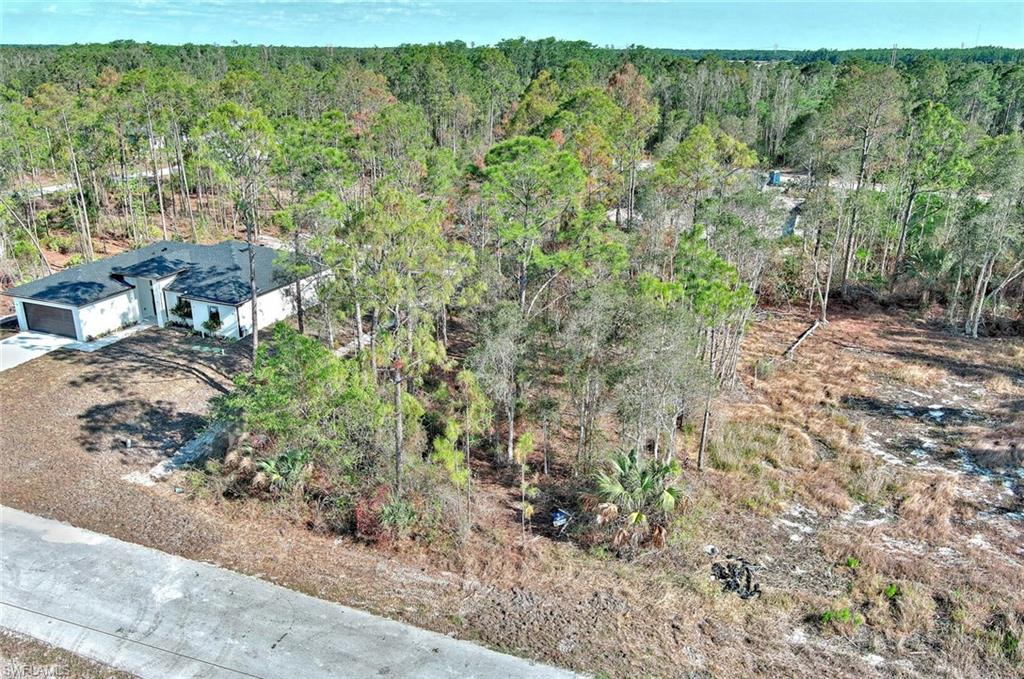 634 Ladd St Property Photo 4