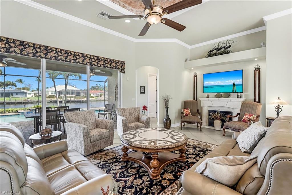 1911 Se 35th St Property Photo 6