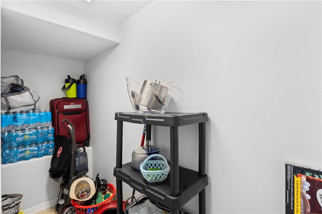 9135 Astonia Way Property Photo 32