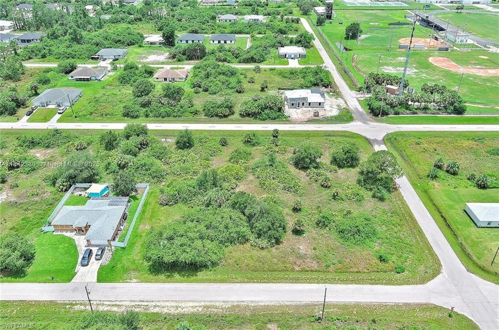 844 Carbon St E Property Photo 7