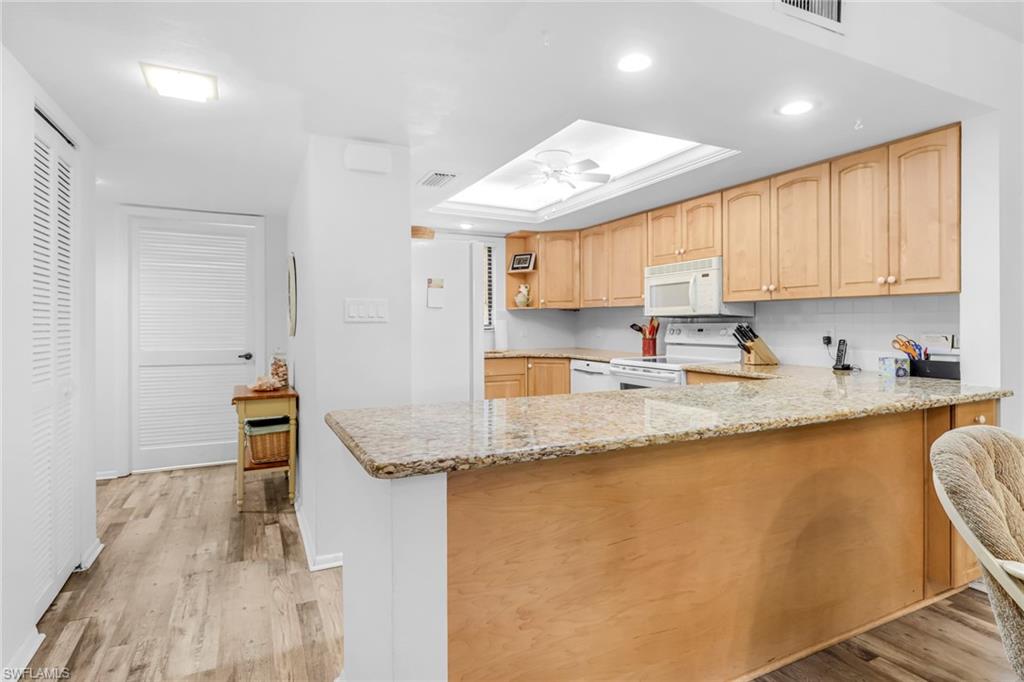 4396 Bowsprit Ct 2e Property Photo 6