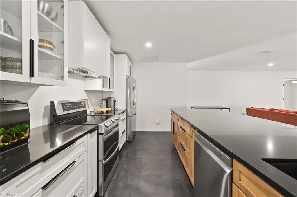 13764 River Forest Dr Property Photo 5