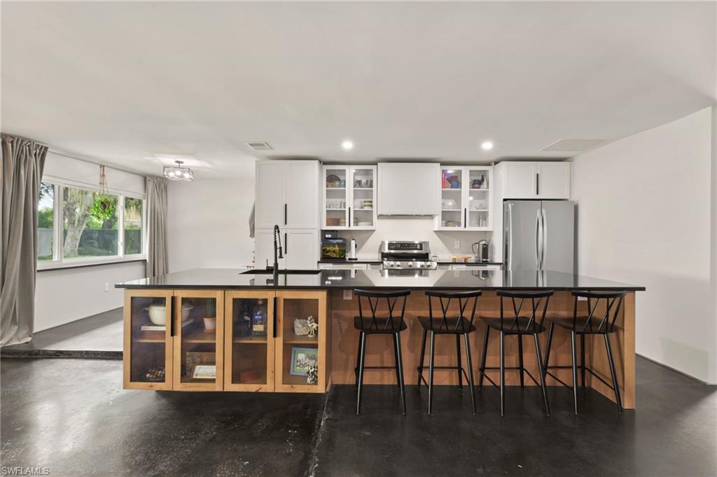 13764 River Forest Dr Property Photo 7