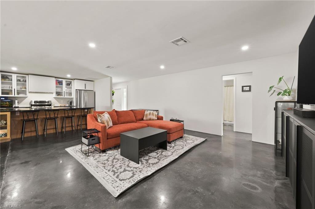 13764 River Forest Dr Property Photo 11