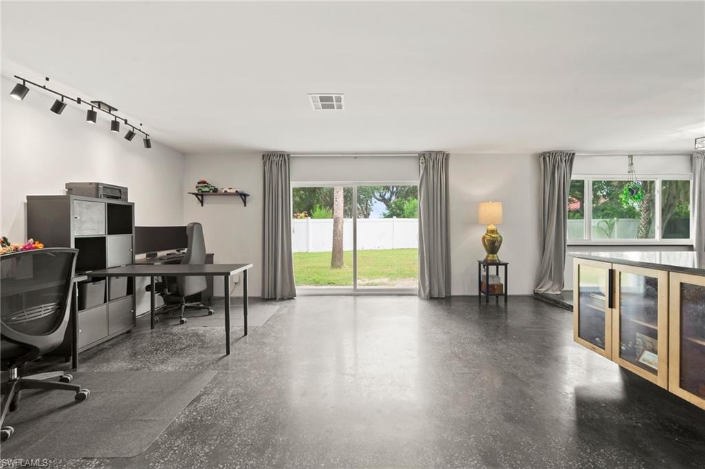 13764 River Forest Dr Property Photo 12