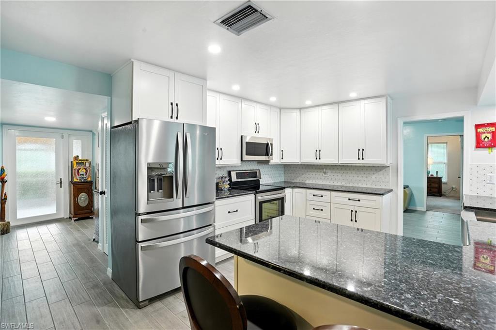 4558 Vinewood Cir Property Photo 15