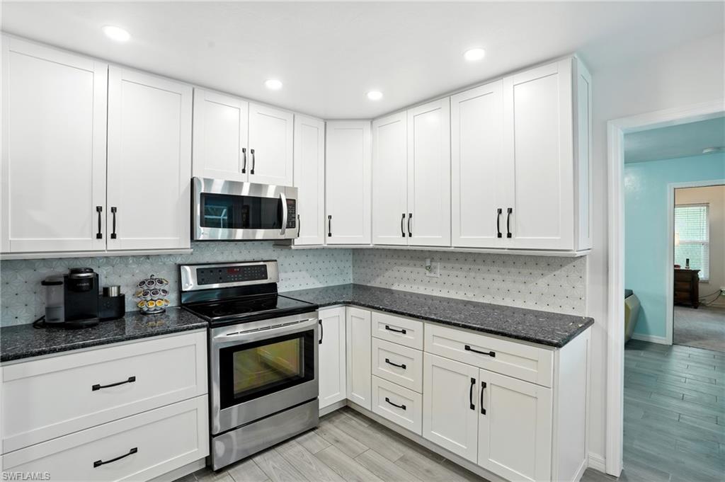 4558 Vinewood Cir Property Photo 17