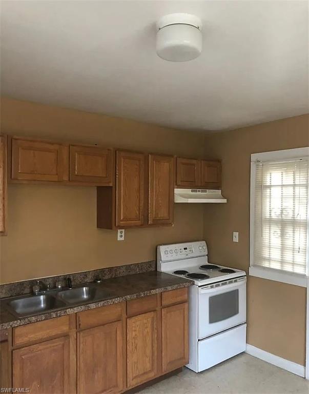 1554 W 29 St Property Photo 2