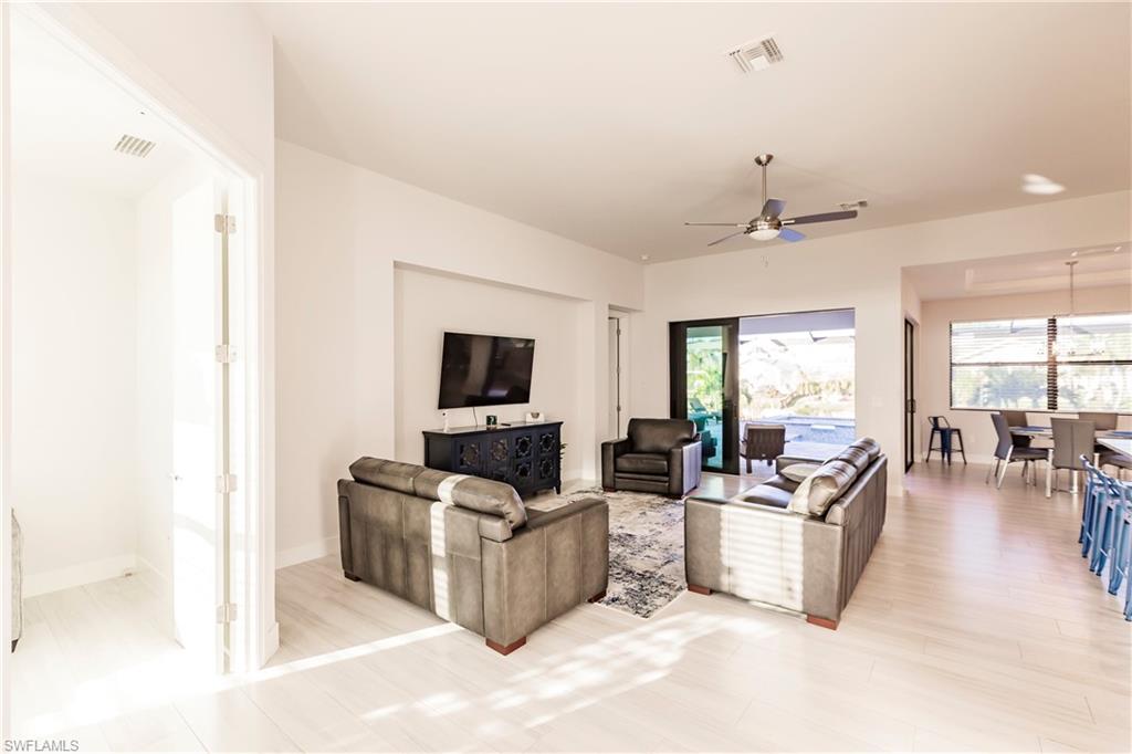 4130 Sw 21st Pl Property Photo 7