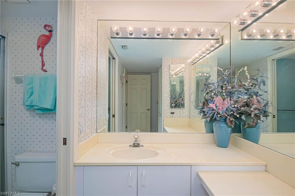 5845 Trailwinds Dr 531 Property Photo 19
