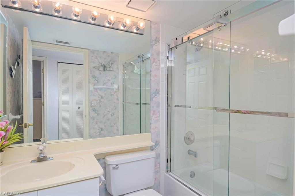 5845 Trailwinds Dr 531 Property Photo 24
