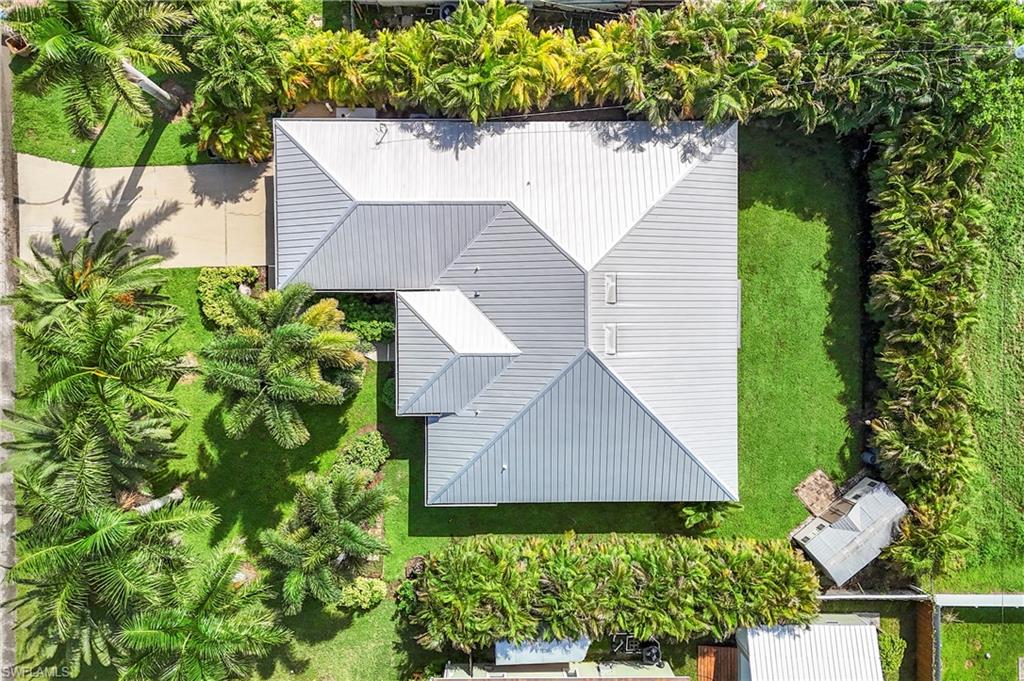 2030 Ne 25th Ter Property Photo 3