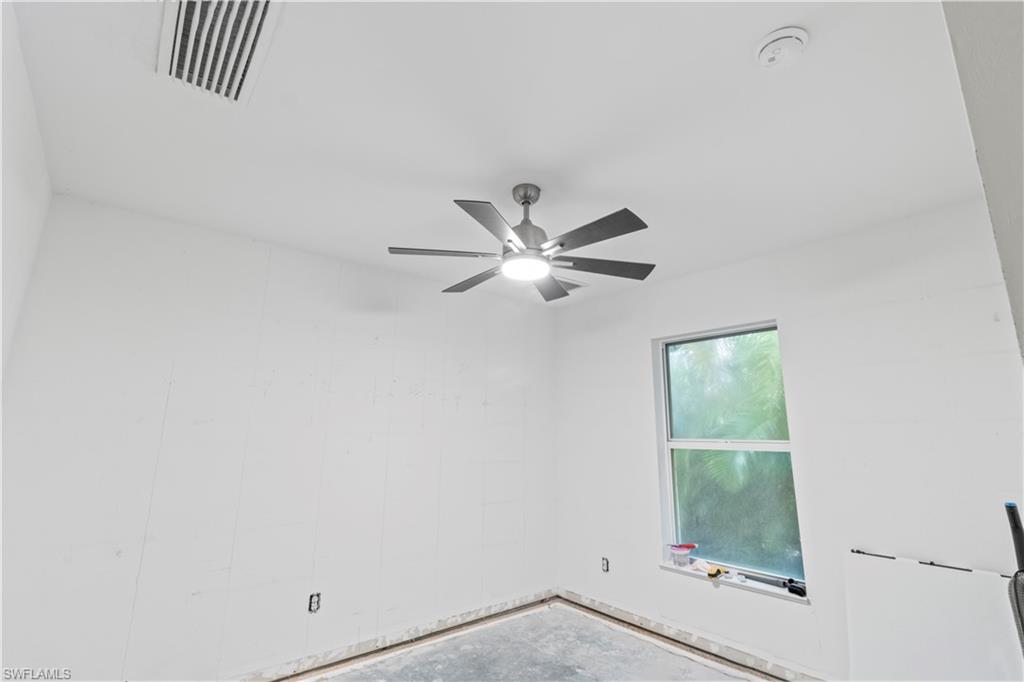 2030 Ne 25th Ter Property Photo 11