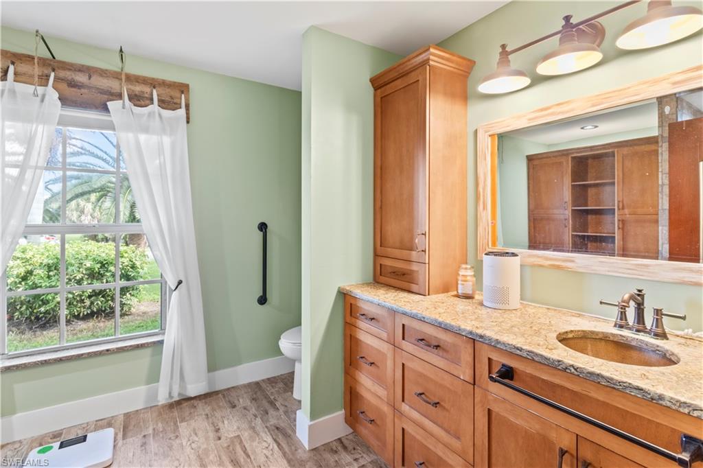 2030 Ne 25th Ter Property Photo 17