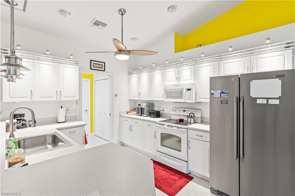 2030 Ne 25th Ter Property Photo 26