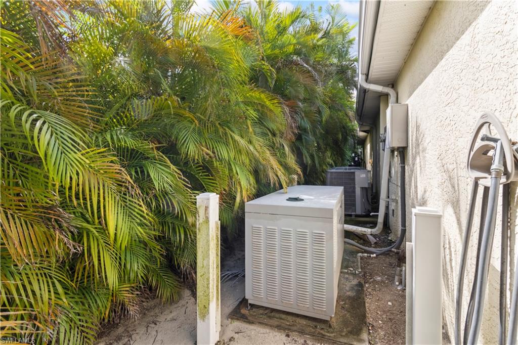 2030 Ne 25th Ter Property Photo 35