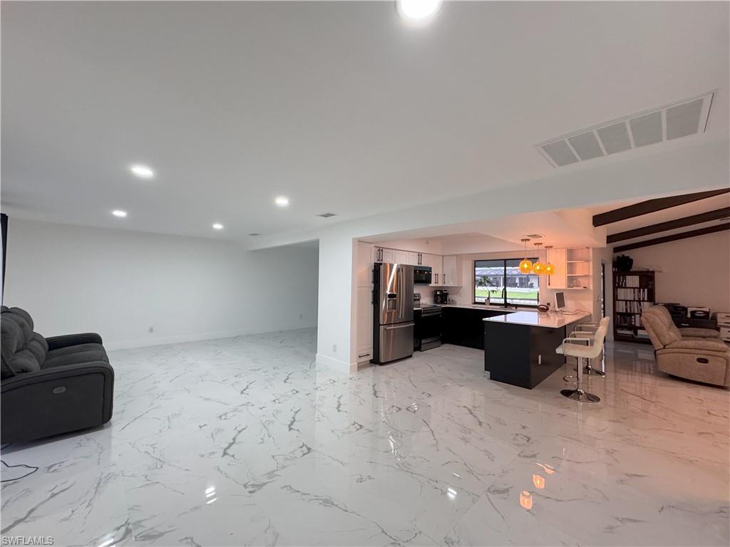 415 Sw 7th Ter Property Photo 4