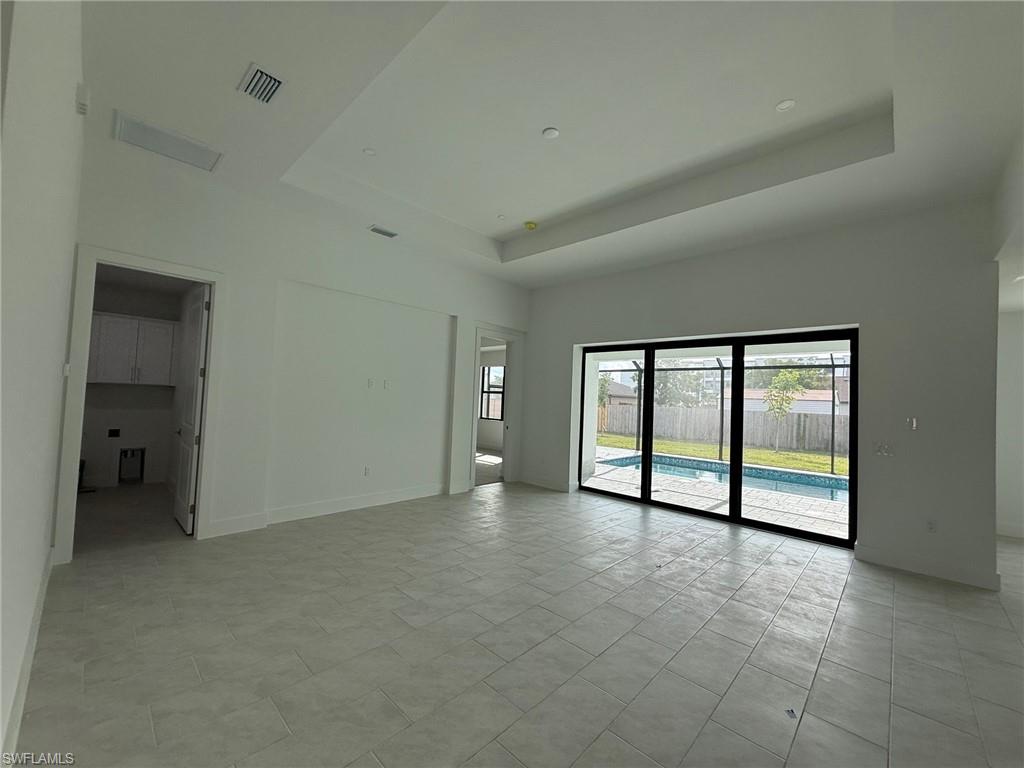 426 Nw 3rd Ter Property Photo 3