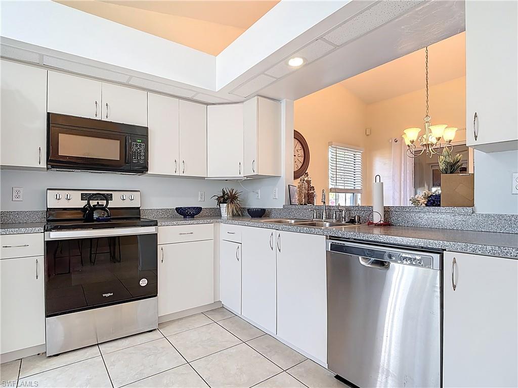 2001 Corona Del Sire Dr Property Photo 8