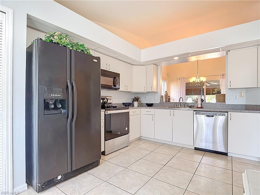 2001 Corona Del Sire Dr Property Photo 9