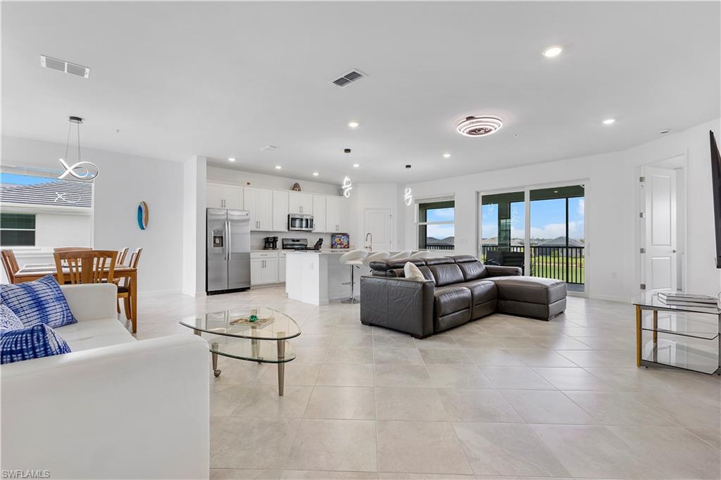 15170 Bluffton Ln # 1821 Property Photo 4