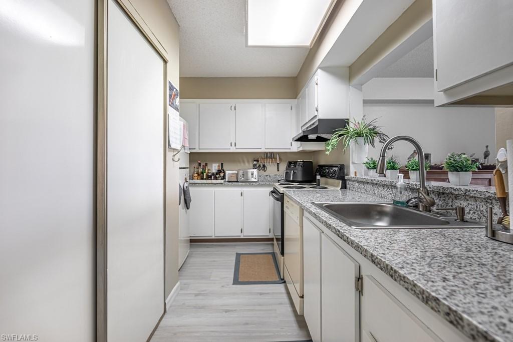 7410 Lake Breeze Dr 208 Property Photo 3
