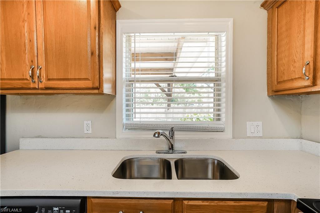 9083 Henry Rd Property Photo 6