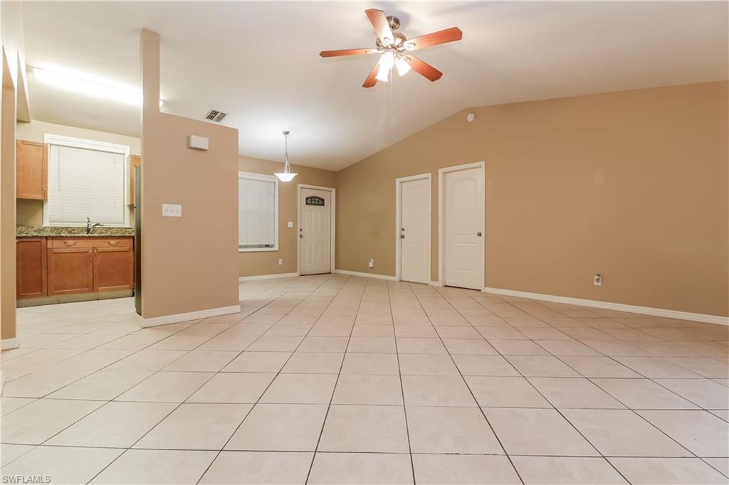 425 Nw 4th St Property Photo 4