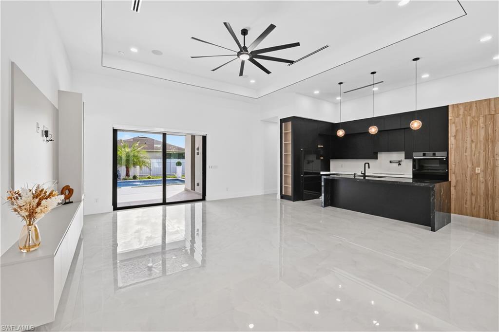 223 Nw 4th Ave Property Photo 3