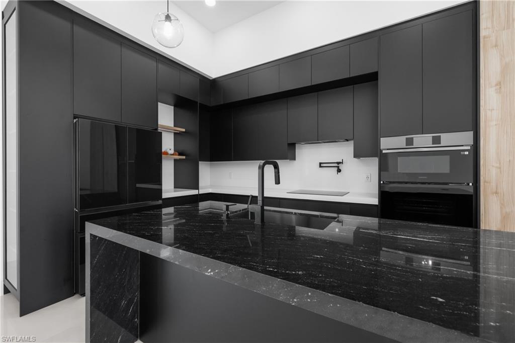 223 Nw 4th Ave Property Photo 14