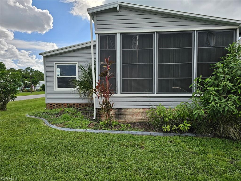 9849 Creekwood Ln Property Photo 2