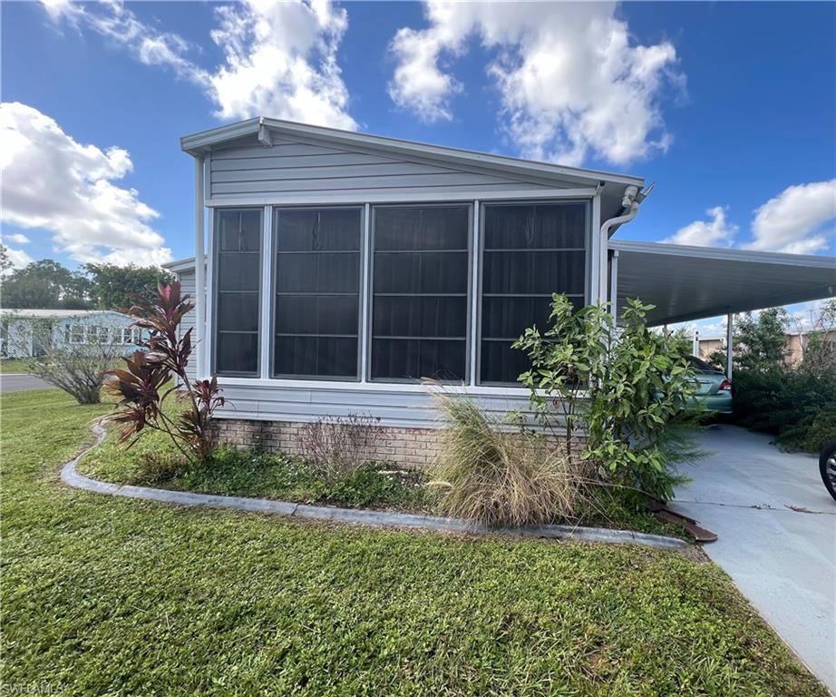 9849 Creekwood Ln Property Photo 3