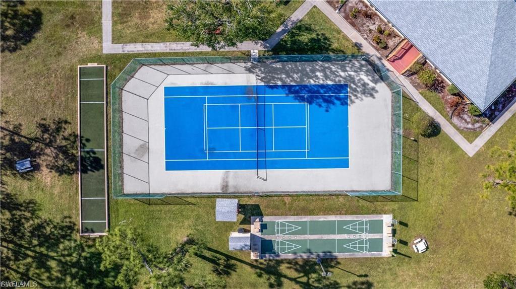 9849 Creekwood Ln Property Photo 5