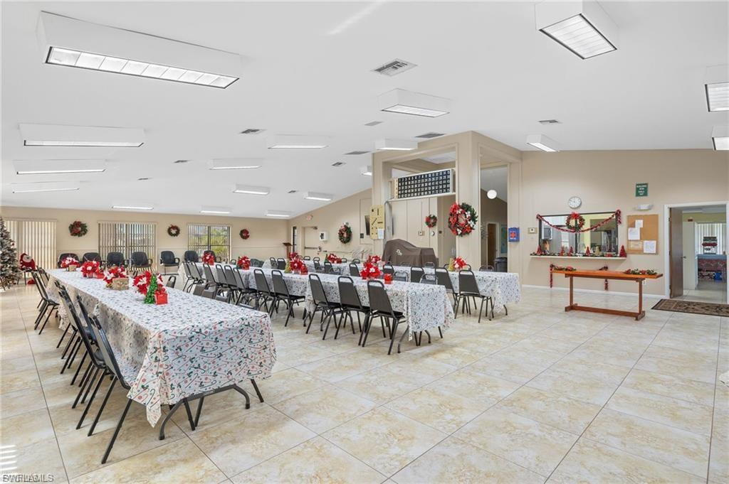 9849 Creekwood Ln Property Photo 7