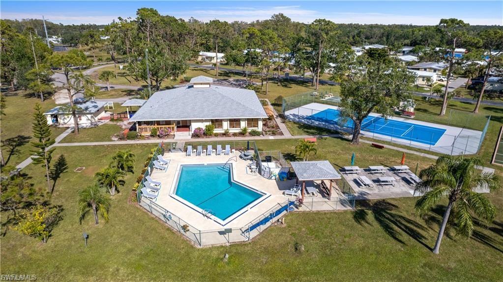 9849 Creekwood Ln Property Photo 10