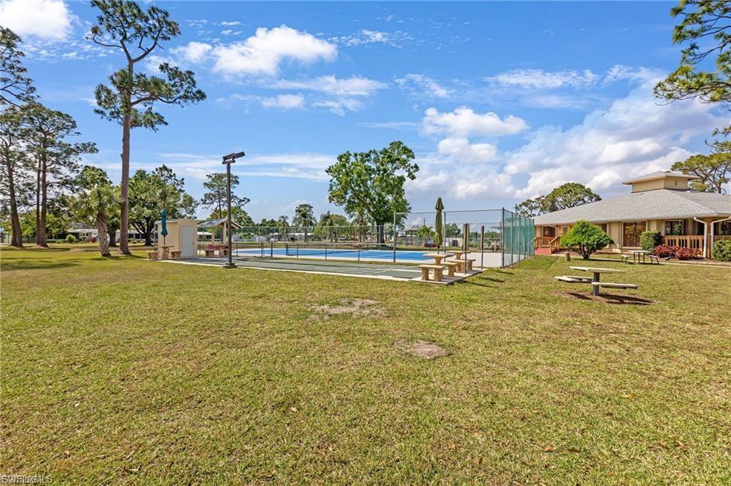 9849 Creekwood Ln Property Photo 16