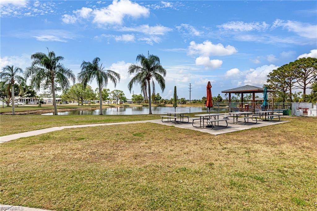 9849 Creekwood Ln Property Photo 20