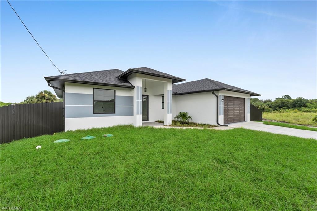 741 Camilla St E Property Photo 3