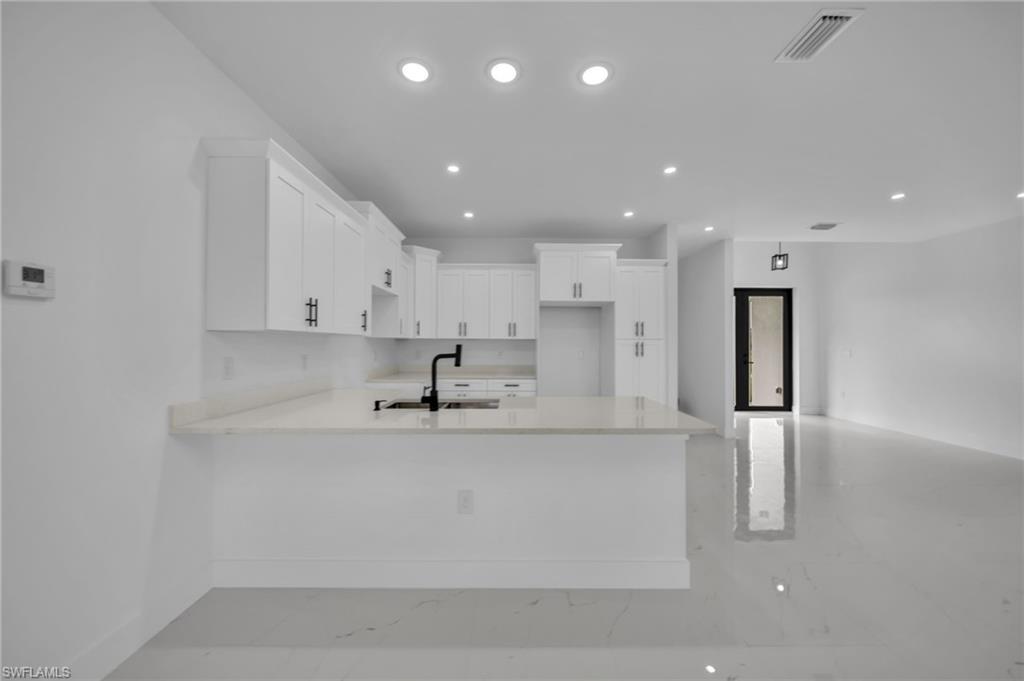 741 Camilla St E Property Photo 7