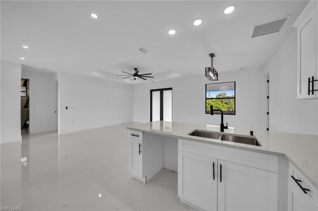 741 Camilla St E Property Photo 11