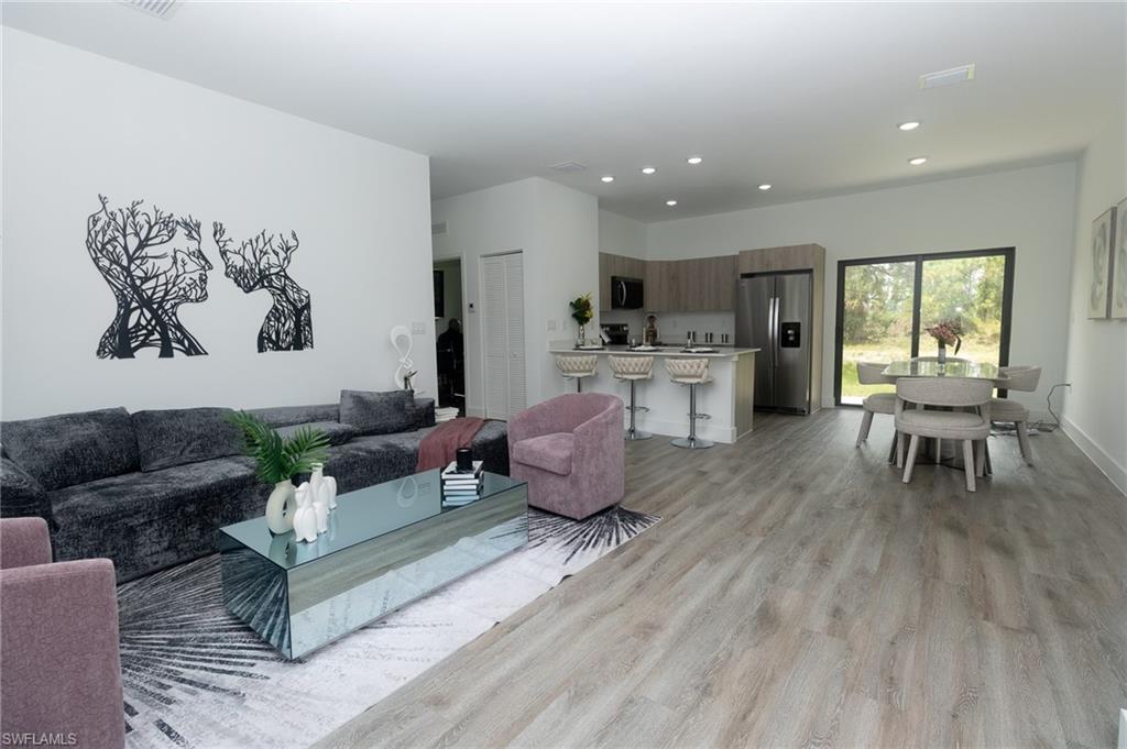 1217 Cellini St E Property Photo 16