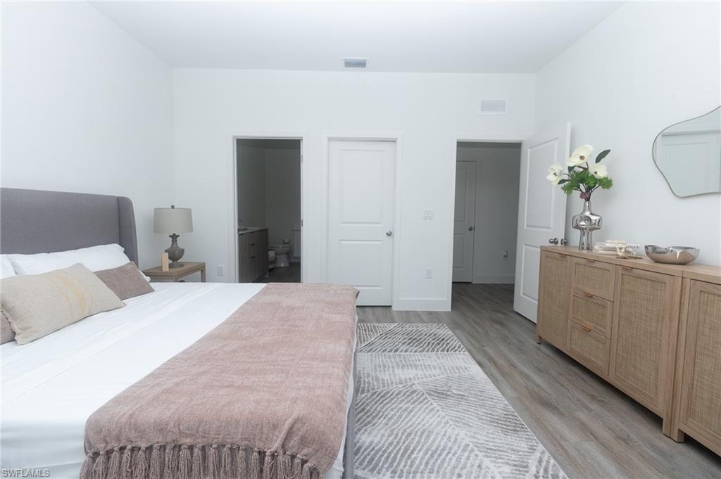 1217 Cellini St E Property Photo 21