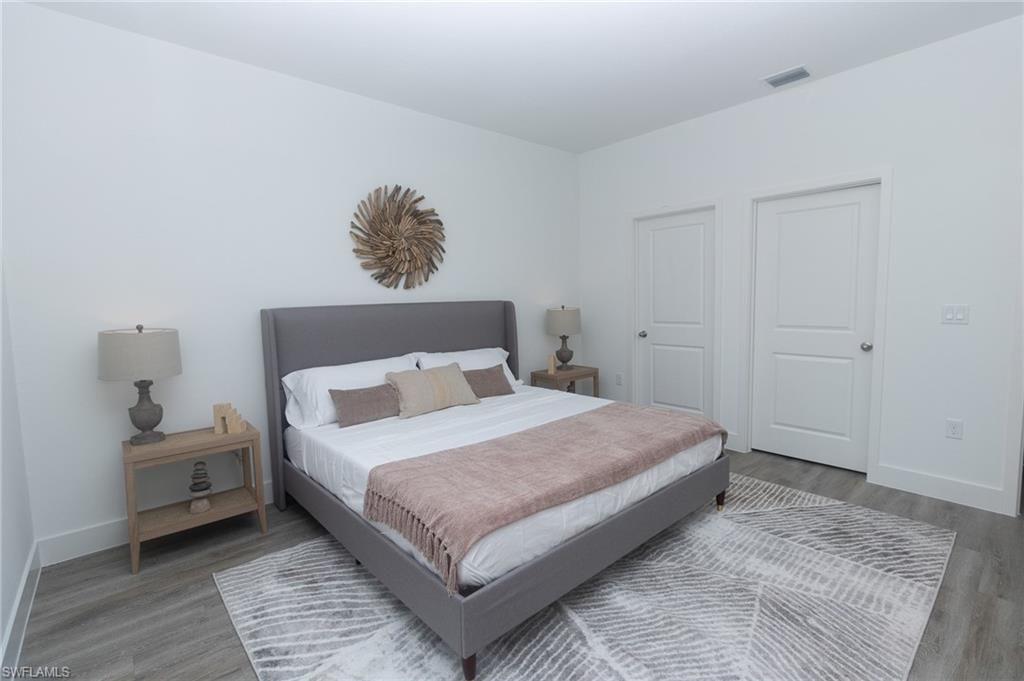 1217 Cellini St E Property Photo 24