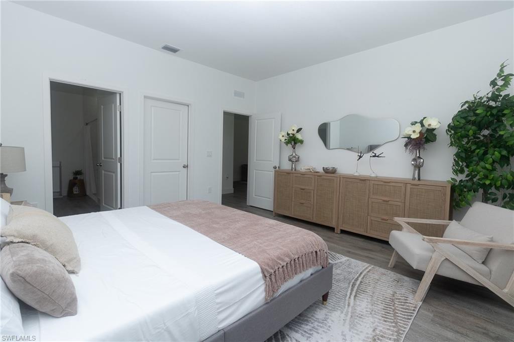 1217 Cellini St E Property Photo 25