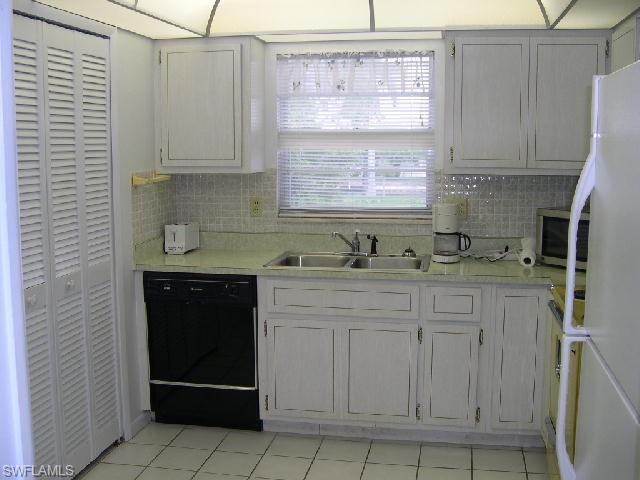 1714 Bikini Ct # 204 Property Photo 6