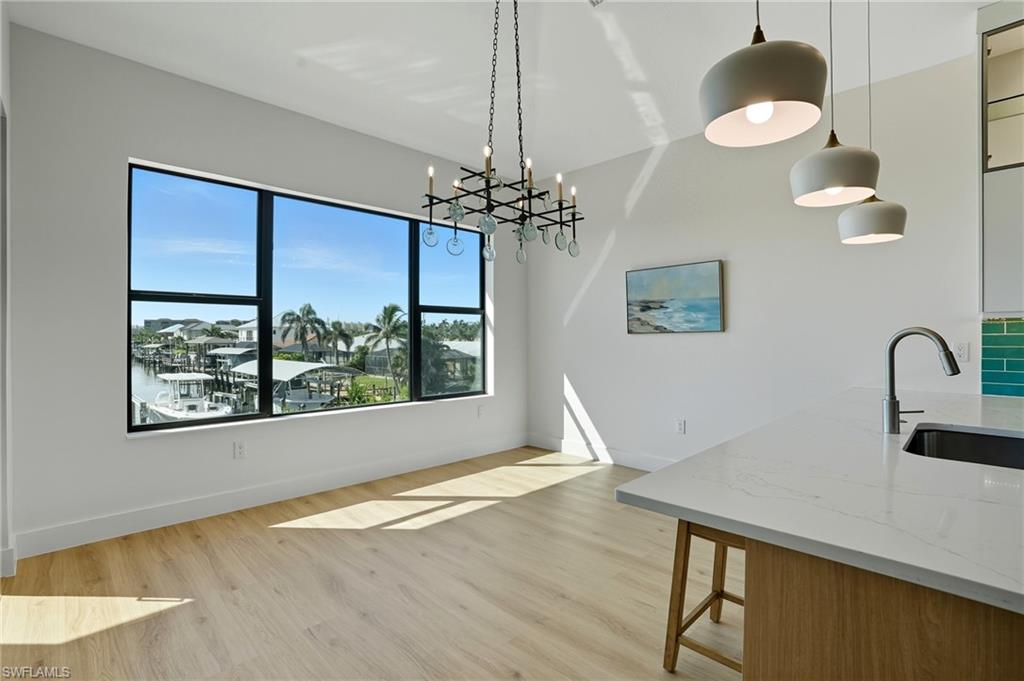 276 Albatross St Property Photo 11