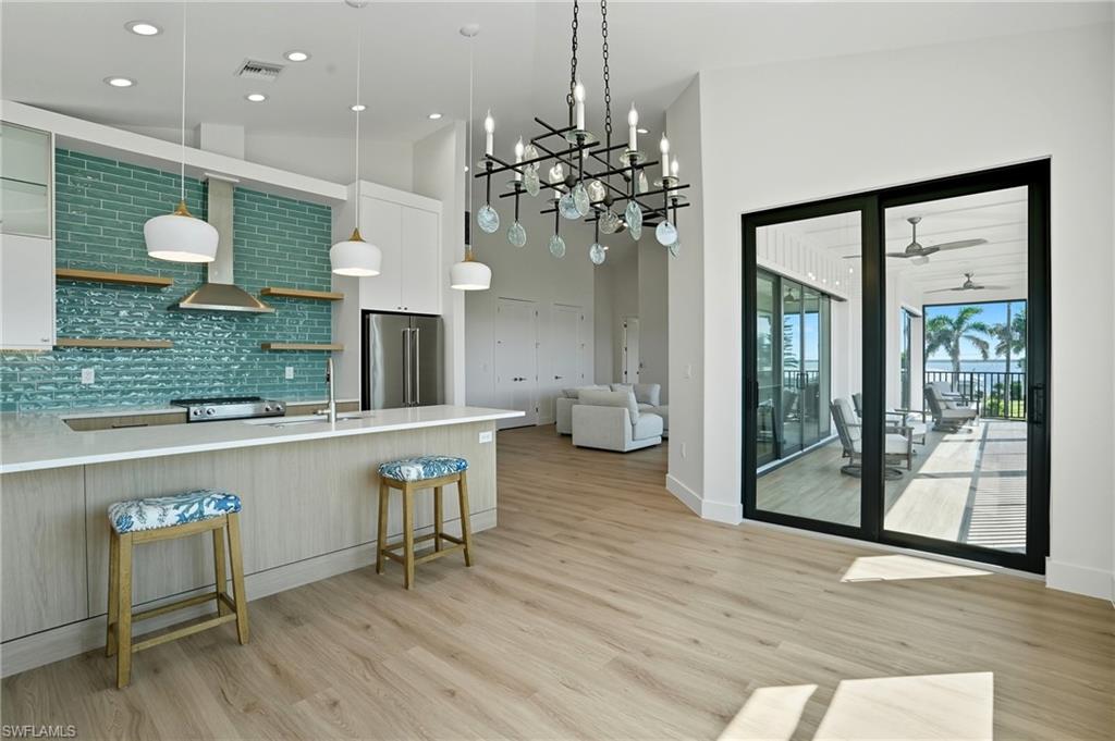 276 Albatross St Property Photo 13