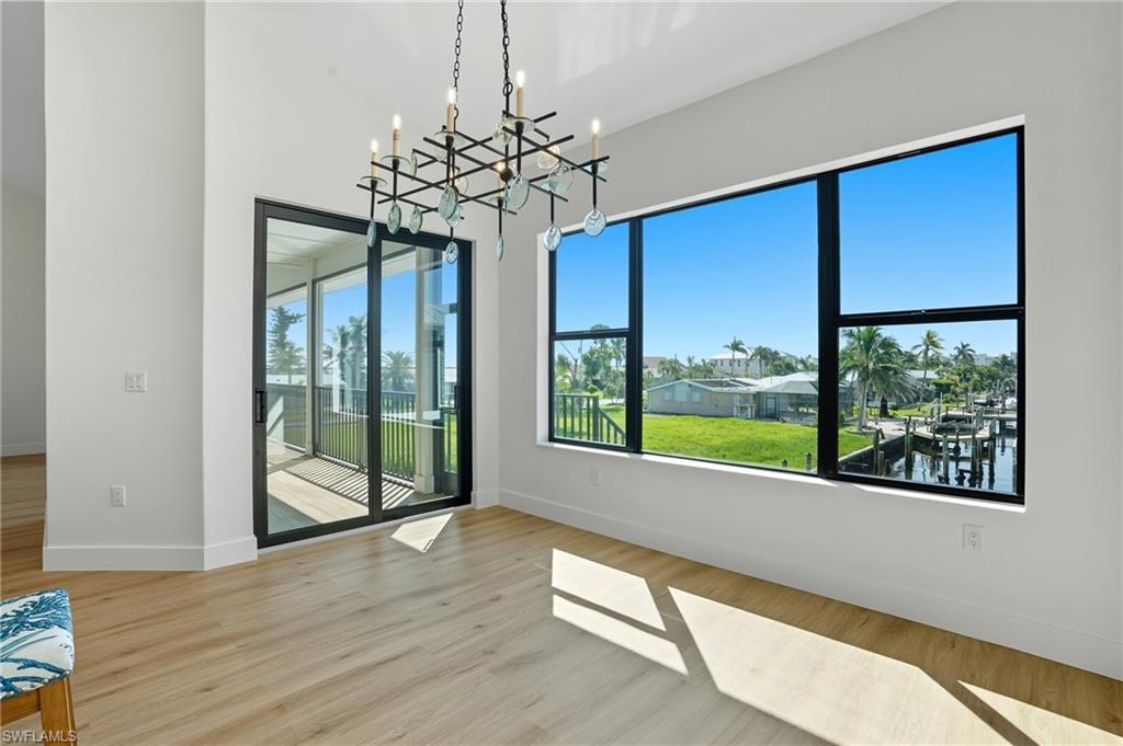 276 Albatross St Property Photo 14